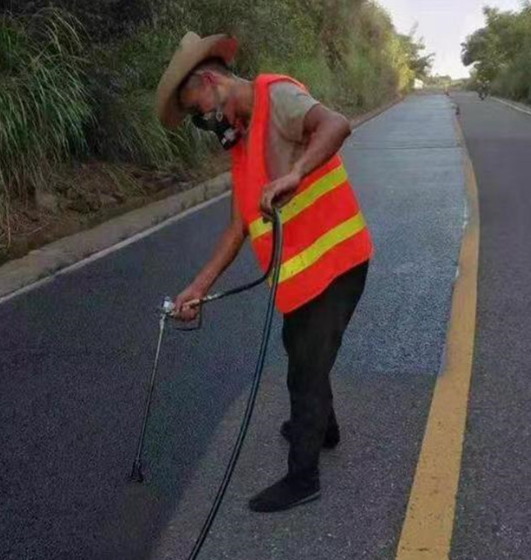 宁夏路面喷涂翻新彩色步道施工方案